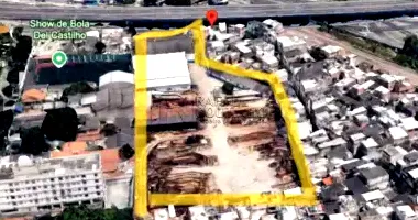 Terreno com Construções em Del Castilho, Rio de Janeiro