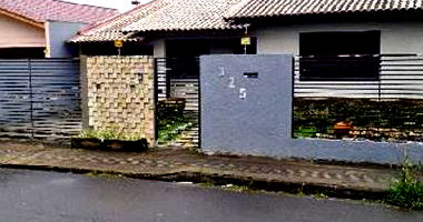 Casa em Irati - Ampla Área Total e Terreno