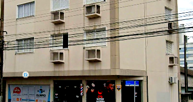 Apartamento com 2 Boxes de Garagem no Edifício Jorge Simon