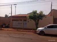 Casa com 2 quartos, 110m² construídos, desocupada