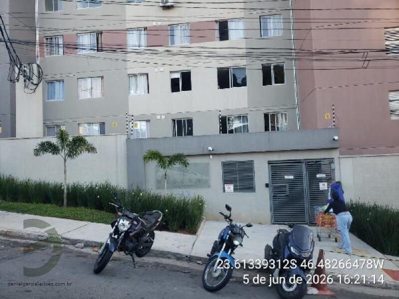 Apartamento com 2 Quartos no Jardim Santa Adélia
