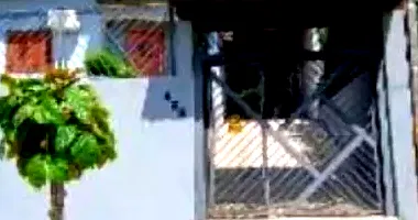 Casa Ocupada com 52.87m² de Área Construída em Leilão