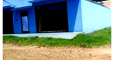 Casa Ocupada com 1 Vaga e Ampla Área em Camapuã/MS