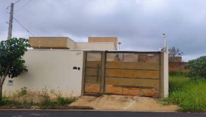 Casa Ocupada com 55 m² de Área Construída