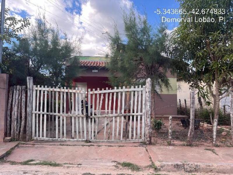 Casa com 2 quartos, 59,58m², terreno 197,4m², desocupada