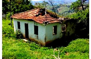 Fazenda Rural com Casa e Curral em Baependi-MG