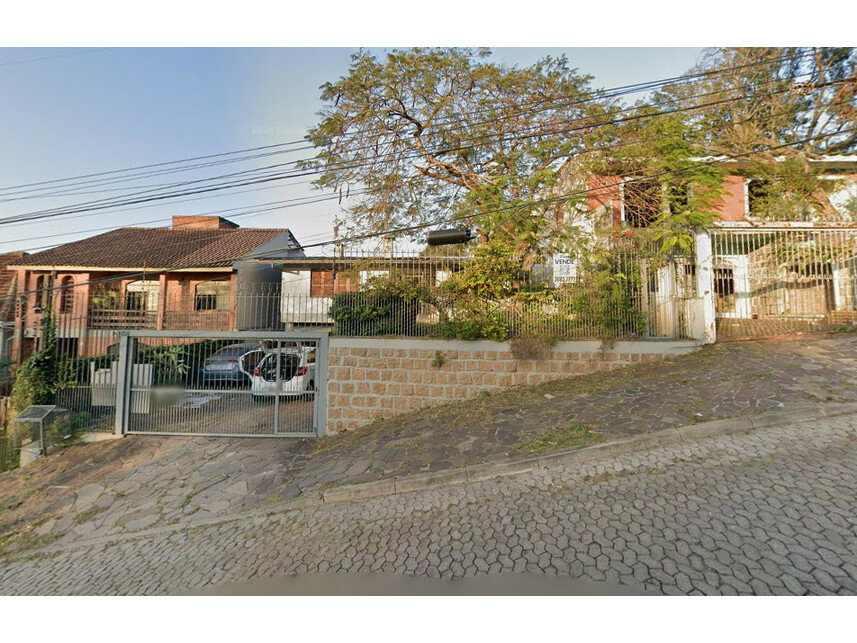 Casa em leilão com 4 quartos e 3 banheiros em Porto Alegre