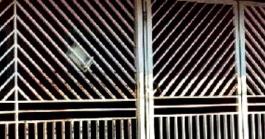 Casa com 2 quartos, 2 vagas e 80,68m² construída, desocupada