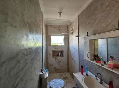 Casa residencial com sobrado e edícula, 271m² construída