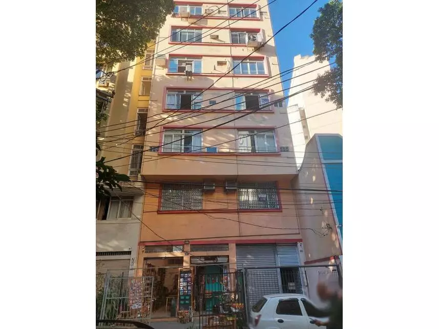 Sala Comercial Ocupada com 182m² em Leilão no Centro do Rio de Janeiro
