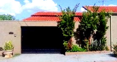 Casa 3 quartos 1 banheiro 1 vaga 108m² ocupada