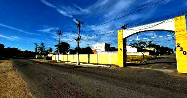 Casa com 3 quartos, 1 banheiro, 1 vaga, 73m² construída, ocupada