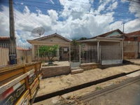 Casa com 3 quartos, 2 banheiros e 1 vaga de garagem