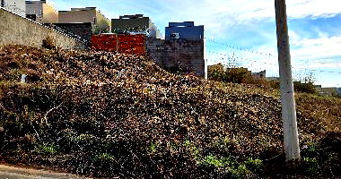 Terreno de 200 m² em lote residencial