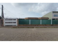 Casa com 3 quartos, 2 banheiros e 190m² construídos