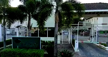 Casa moderna com 3 quartos e 2 vagas, 86.54m² construída, ocupada