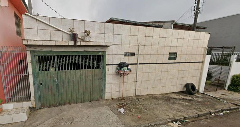 Terreno com casa na Cidade Industrial de Curitiba
