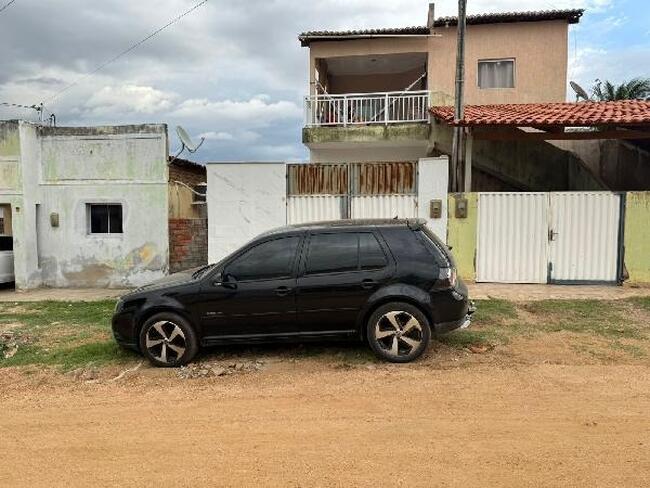 Casa com 3 quartos, 2 banheiros, 1 vaga e 84m² privativos