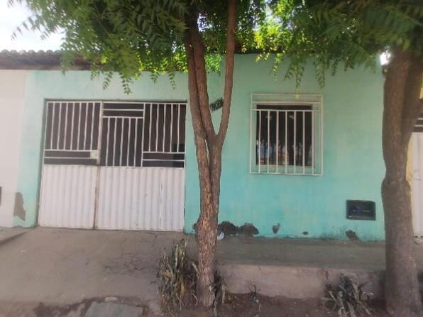 Casa com 2 quartos, 1 banheiro, 79,8m² área privativa, 1 vaga