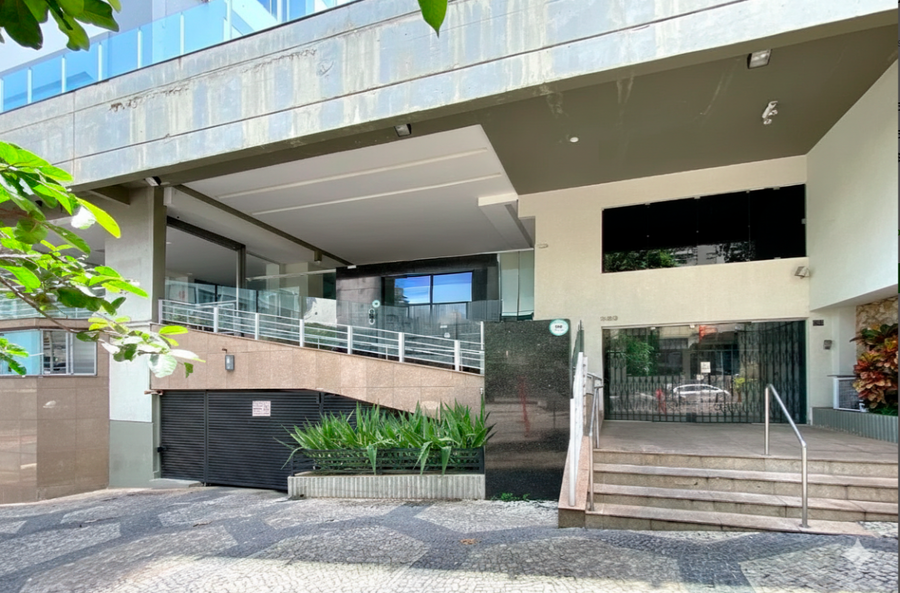 Loja comercial com vaga de garagem, 71,51 m², desocupada