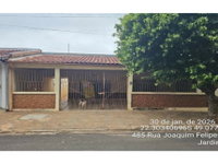 Casa com 3 dormitórios e 2 banheiros em Bauru/SP - 300m² de terreno