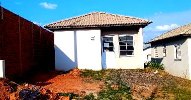 Casa com 2 Quartos e Área Privativa em Catanduva