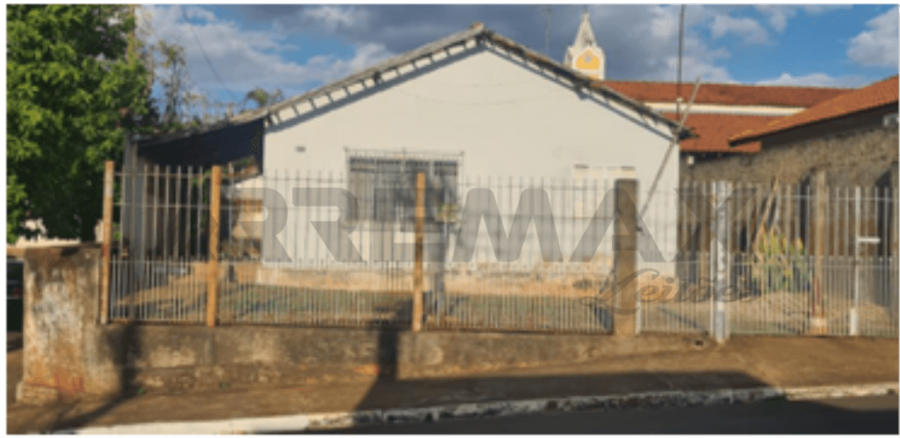 Casa com 5 cômodos em Iacanga/SP