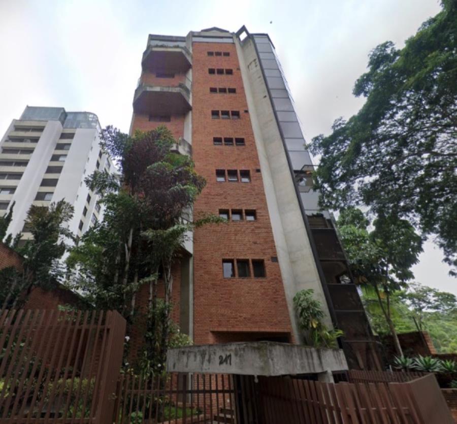 Apartamento duplex com 4 suítes e 5 vagas no Morumbi