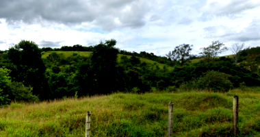 Chácara ampla com 47.827m² em Jacareí, terreno ideal para agroindústria