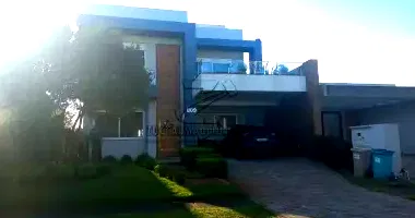 Casa Luxuosa em Condomínio Fechado com 534m²