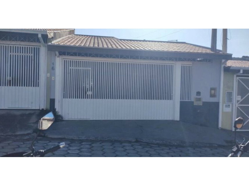 Casa em leilão com 3 quartos e 2 banheiros em Jacareí
