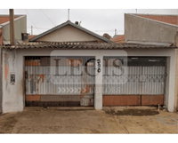 Casa com 2 quartos, 1 banheiro, garagem e churrasqueira