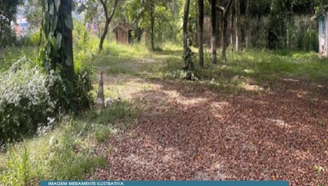 Terreno amplo 1627 m² no Quinhaú, ideal para investimento