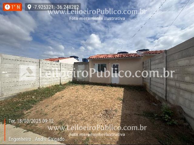 Casa com 2 quartos, 2 banheiros, 65,42m² e 1 vaga de garagem