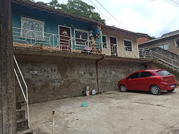 Casa com 1 quarto, 1 vaga, 51,35m² construída, desocupada