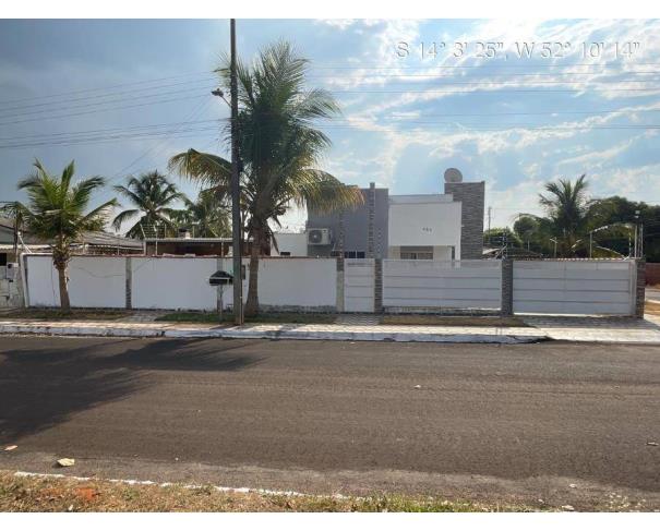 Casa Ocupada com 1 Vaga em Água Boa/MT