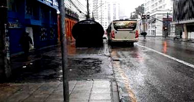 Conjunto Comercial com 5 Vagas de Garagem em Curitiba