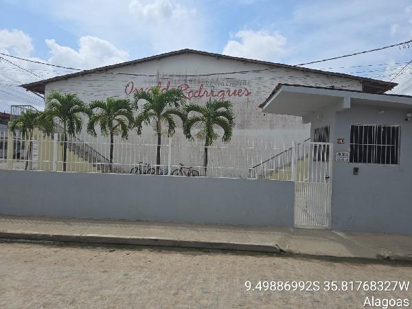 Casa com 2 quartos, 2 banheiros e 1 vaga