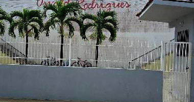 Casa com 2 quartos, 2 banheiros e 1 vaga