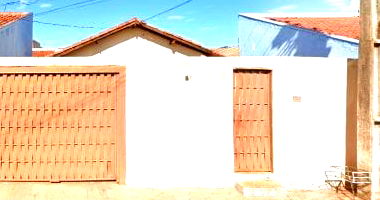 Casa 2 quartos, 1 banheiro, 85.65 m² construída, desocupada