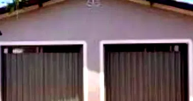 Casa padrão com 2 quartos, 2 banheiros, 2 vagas, 213m² construída, ocupada