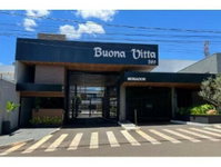Casa térrea em condomínio com 375m², 489m² de terreno, ocupada