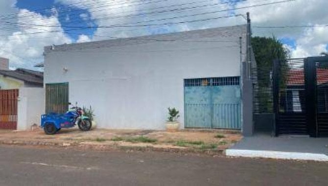 Casa padrão 3 quartos 2 banheiros 1 vaga, 107 m² construída, ocupada