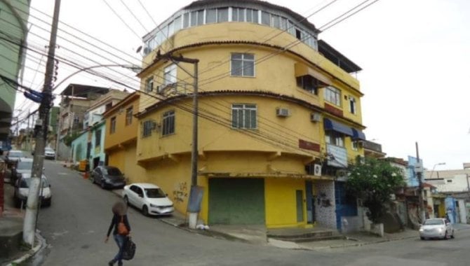 Loja comercial desocupada com 157 m² de área útil