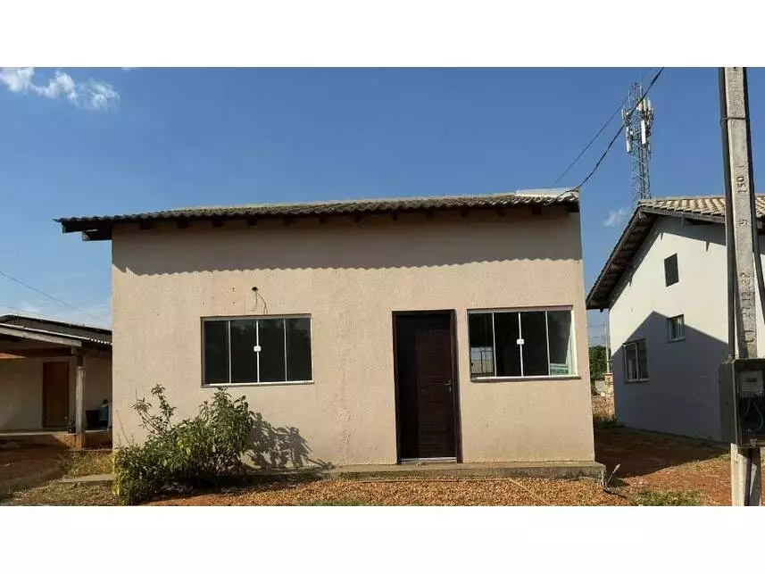 Casa Desocupada com 51m² de Área Construída em Sinop/MT