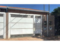 Casa ocupada com 2 quartos, 1 banheiro e 48,94m²