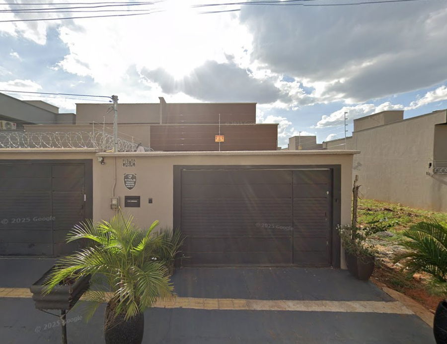 Casa com 3 quartos, 2 banheiros e 128,50 m² construída, ocupada