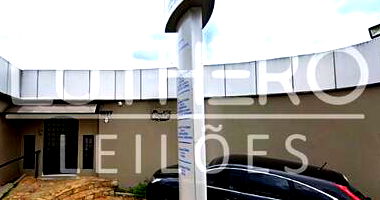Prédio Comercial com 6 Salas, Copa e Área de Serviço, 341m² Construídos