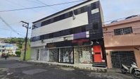 Loja com 3 quartos, 4 banheiros e 157m² - Ocupada