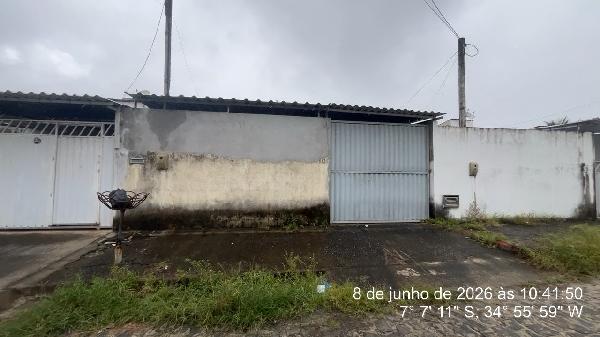 Casa com 2 Quartos, 54m² de Área Privativa e Terreno de 140m² em Santa Rita/PB